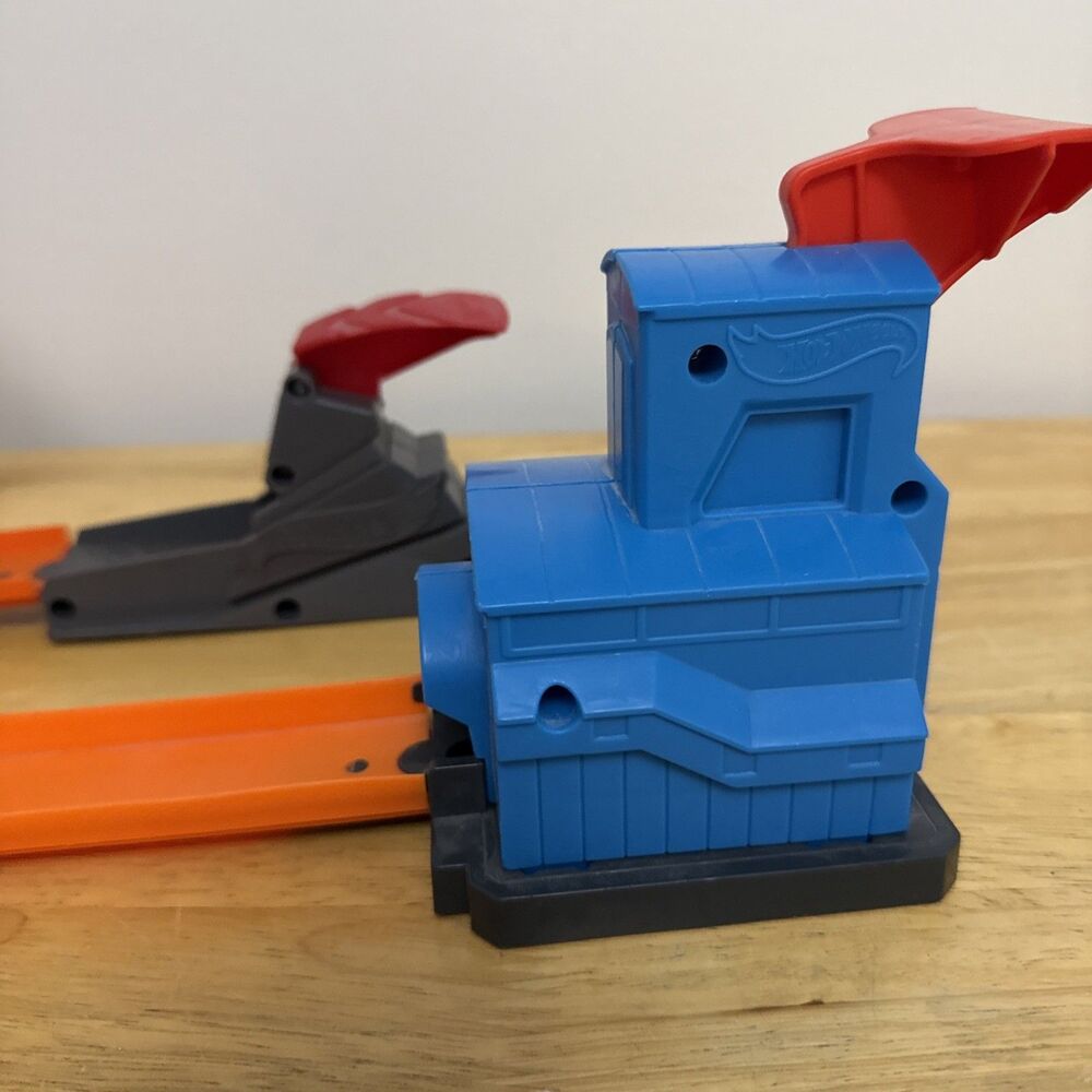 Mattel Hot Wheels Mixed Track Lot Connectors Ramps Launcher - Picture 2 of 12